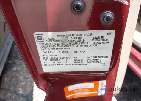 2001 Chevrolet Silverado 1500 Ls z USA, uszkodzony, nr VIN 1GCEK19T91E186905